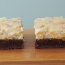 Brownies + broskyňový cheesecake