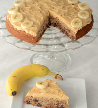 Banánový čoko koláč s arašidovým krémom
